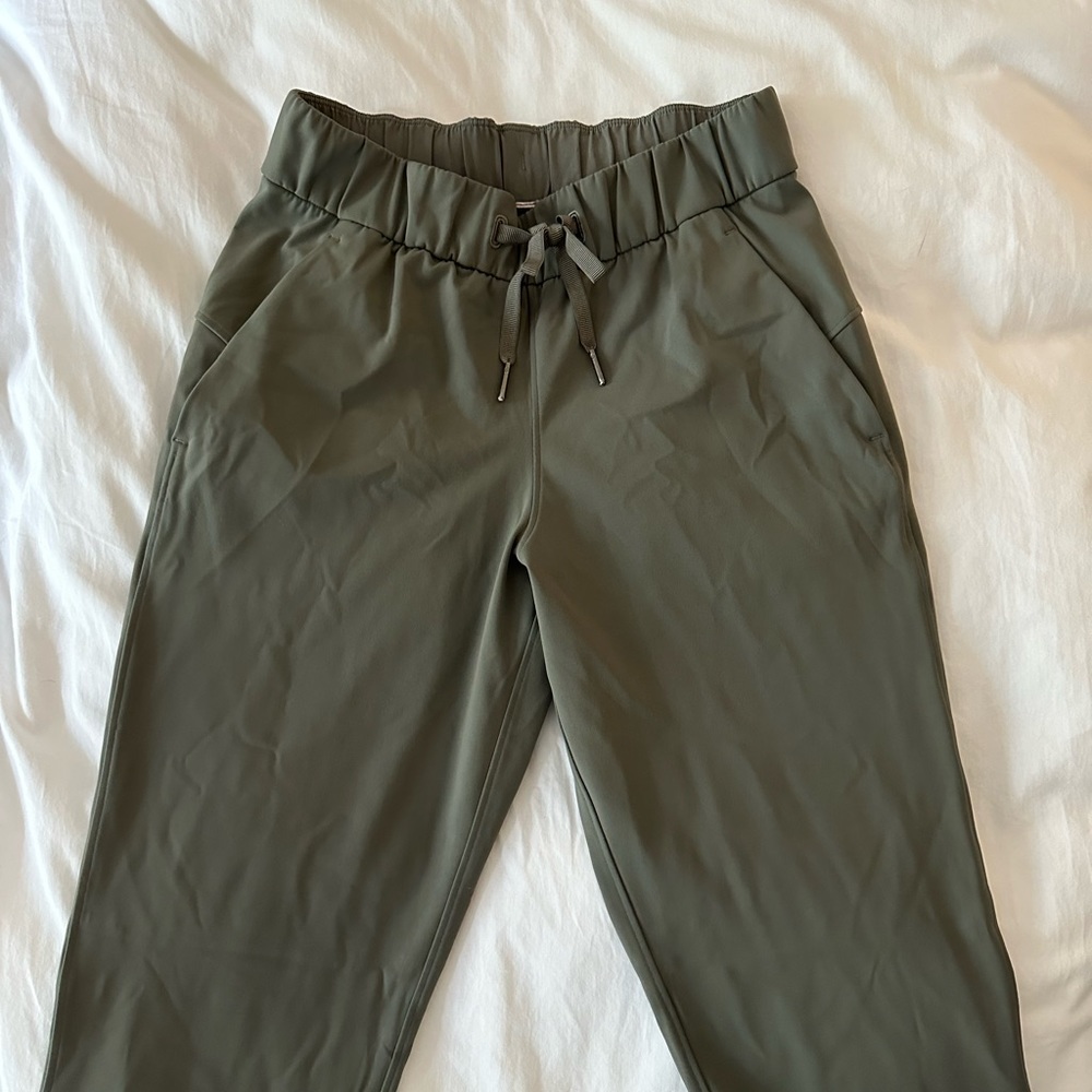 Lululemon joggers